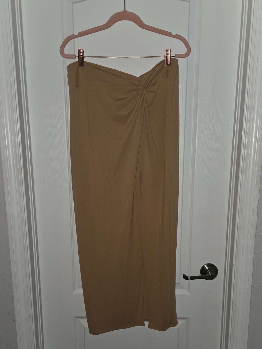 Twist-Detail Midi Skirt in Camel